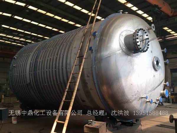 電加熱不銹鋼反應(yīng)釜和蒸汽加熱反應(yīng)釜