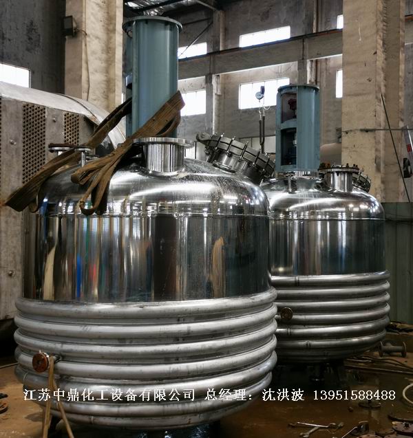 山東濟(jì)寧某新材料有限公司 兩臺拋光反應(yīng)釜水壓試驗